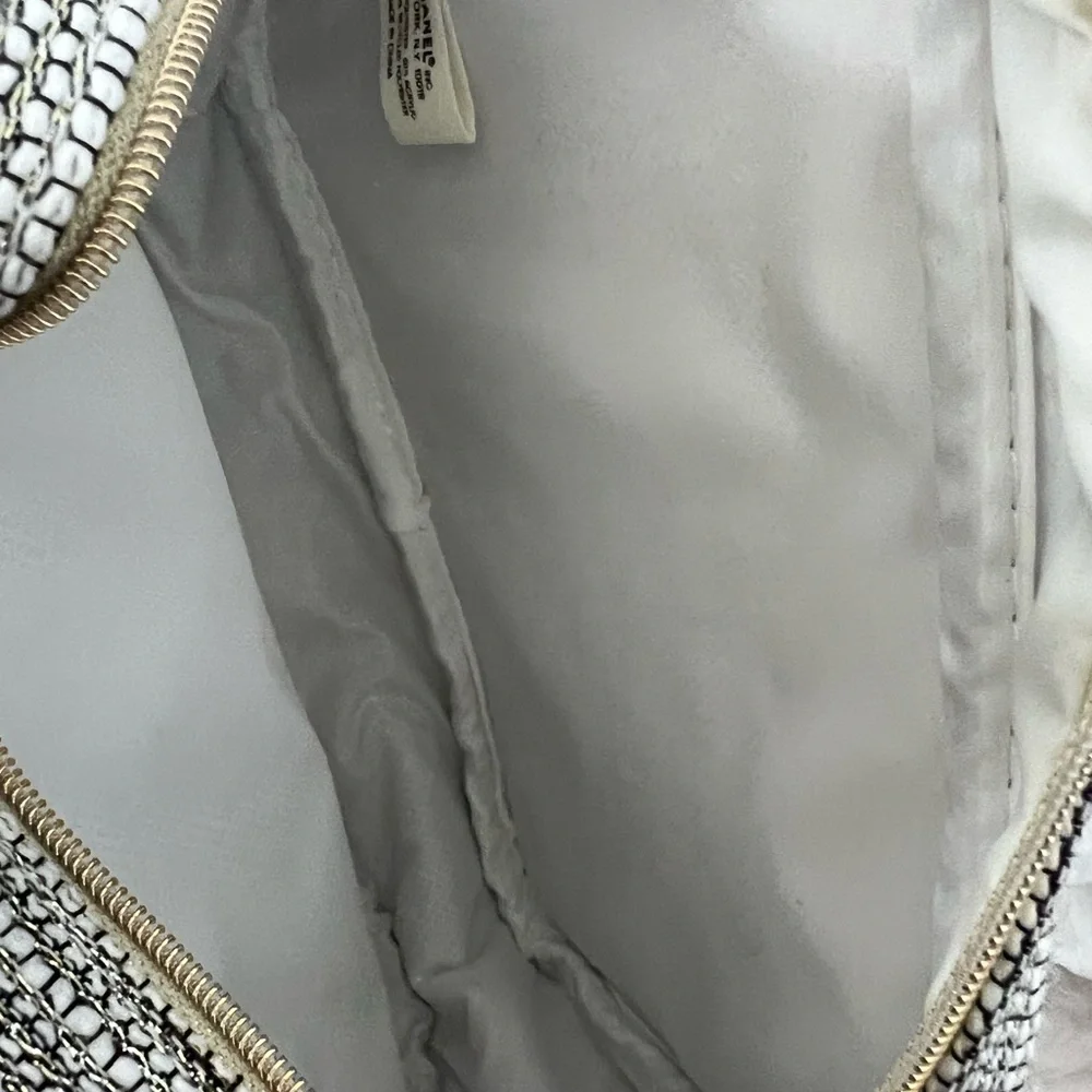 Chanel Black and White Cosmetic Bag with Textured Design - Picture 8 of 12